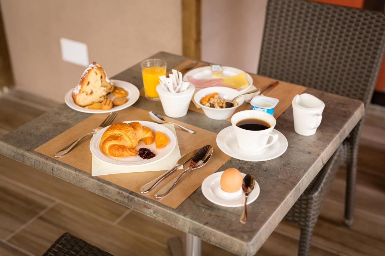 เล ชองบร์ กู โดแมน Bed & Breakfast เอกิสไฮม์ ภายนอก รูปภาพ